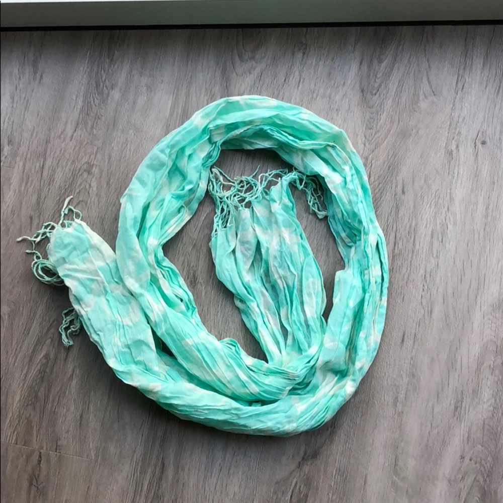 NWOT Foam green scarf